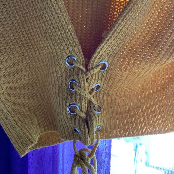 Sweater - Picture 2 of 4